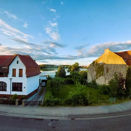 Alt-berliner Schwanenhof Feriehus Lychen