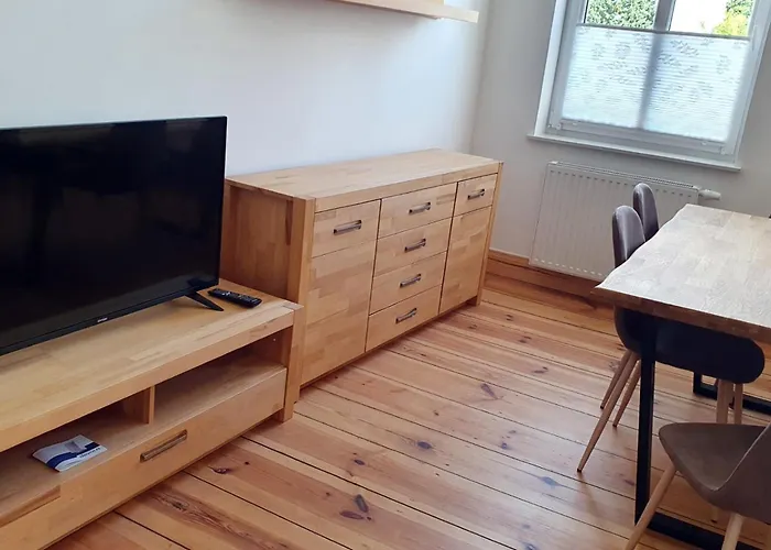 Alt-berliner Schwanenhof * Lychen